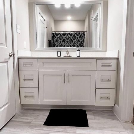 Welcome To Our Spacious 2-Bedroom 2-Bathroom Located In The City Of Houston, Texas! Extérieur photo