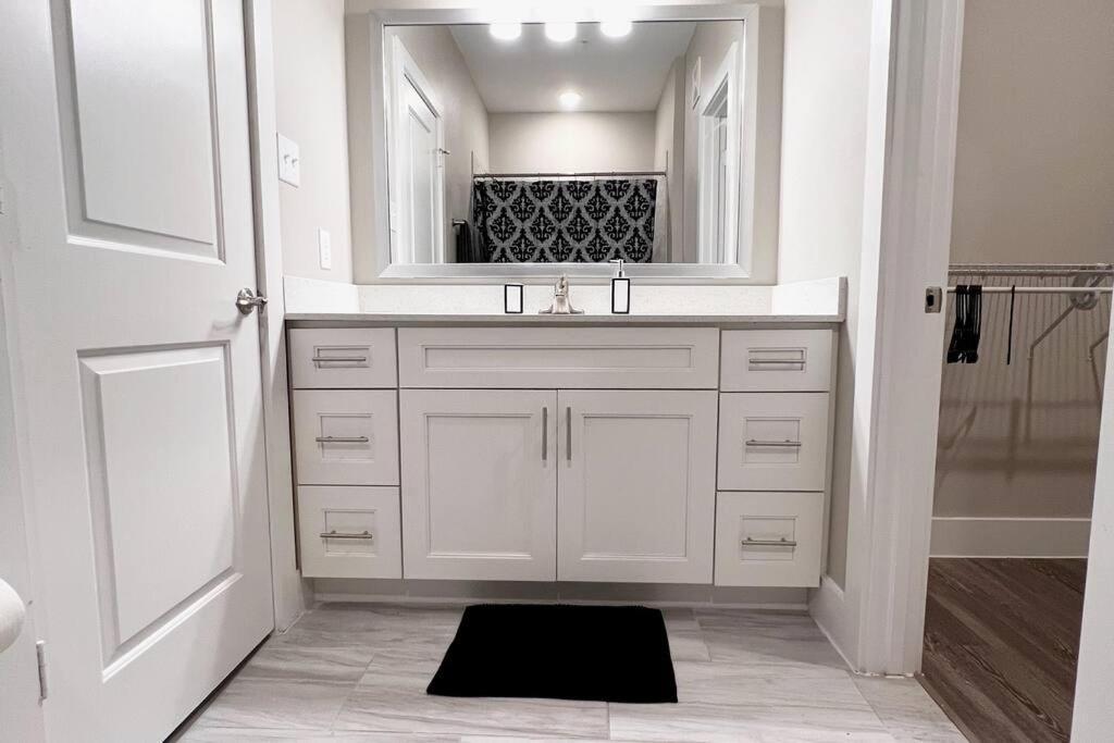 Welcome To Our Spacious 2-Bedroom 2-Bathroom Located In The City Of Houston, Texas! Extérieur photo